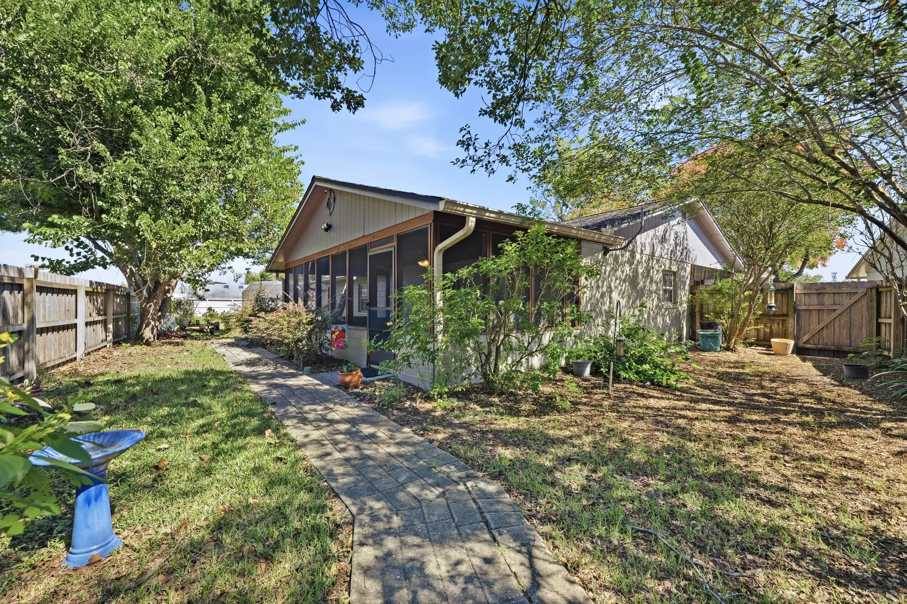 4-Bedroom Single-Family Home for Sale in Orlando, Florida image 3